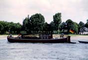 Boot auf dem Rhein