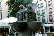 Brunnen der Fischweiber